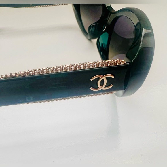 🔥CHANEL Oval Sunglasses in Acetate Green - Picture 5 of 9